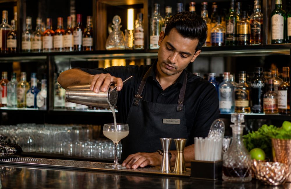 restaurant jobs, hotel jobs